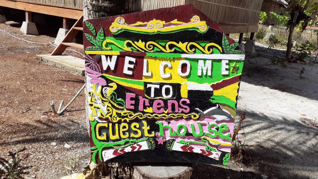 Erens Guest House Waisai ภายนอก รูปภาพ