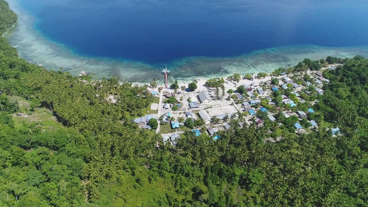 Erens Guest House Waisai ภายนอก รูปภาพ